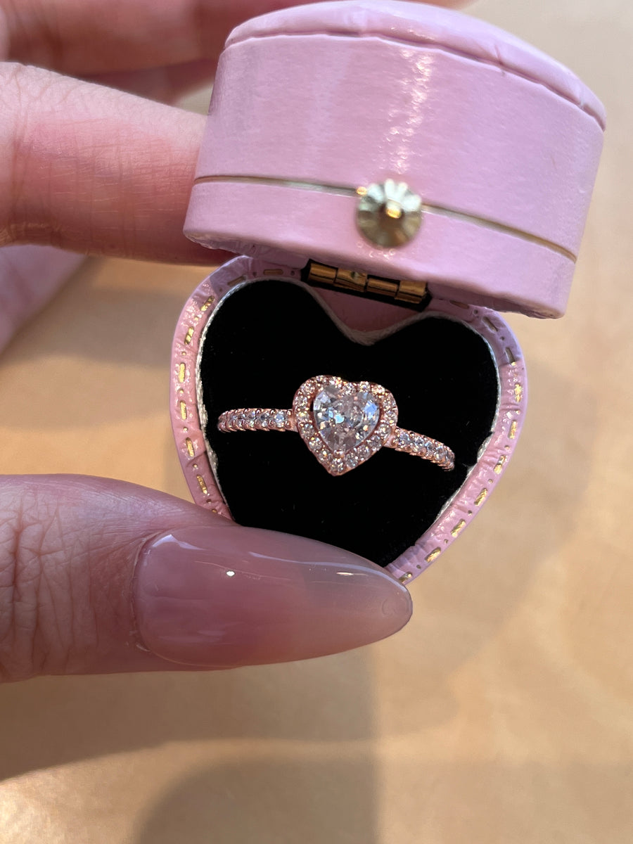 Sparkling Heart Ring