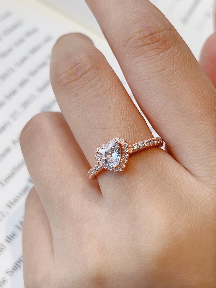 Sparkling Heart Ring